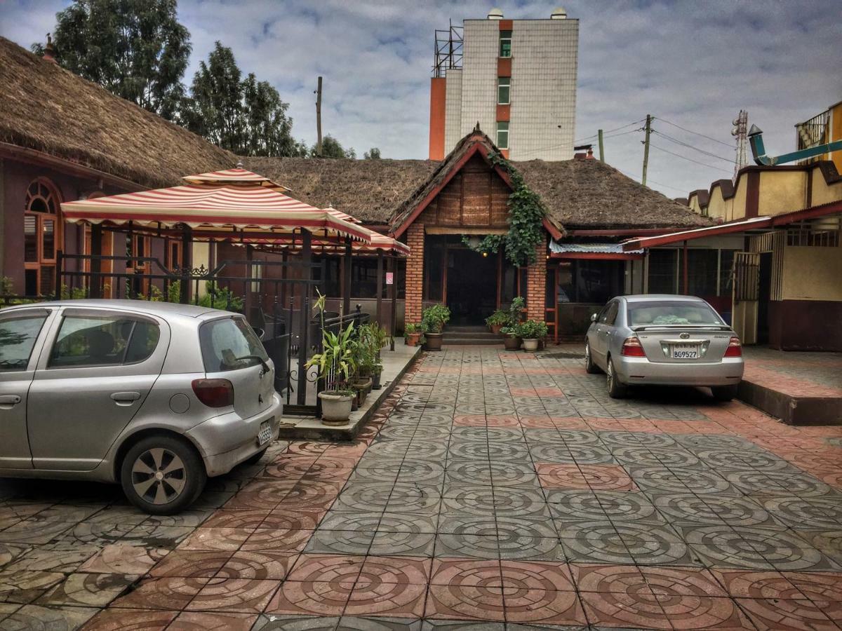 Top Ten Hotel Аддис-Абеба Экстерьер фото